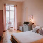 Chez Angèle